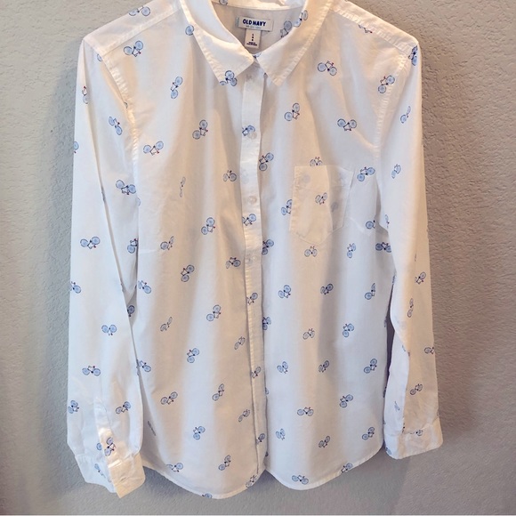Old Navy Tops - Old Navy bicycle print white cotton long sleeve button down shirt sz lg